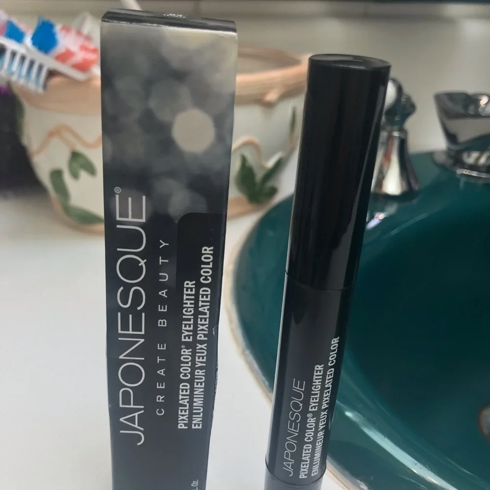 NIB JAPONESQUE EYELIGHTER